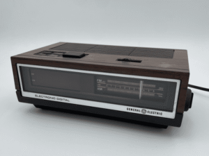 General Electric AM/FM Clock Radio