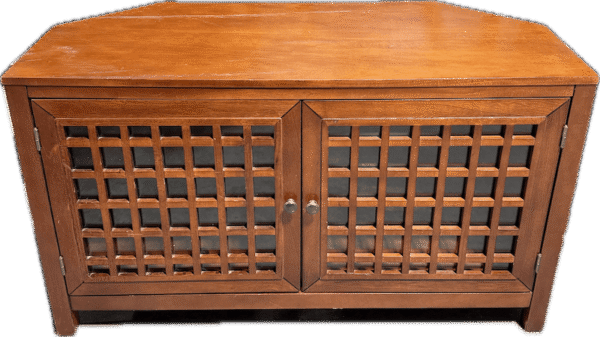 Wood Media Stand with Lattice Pattern